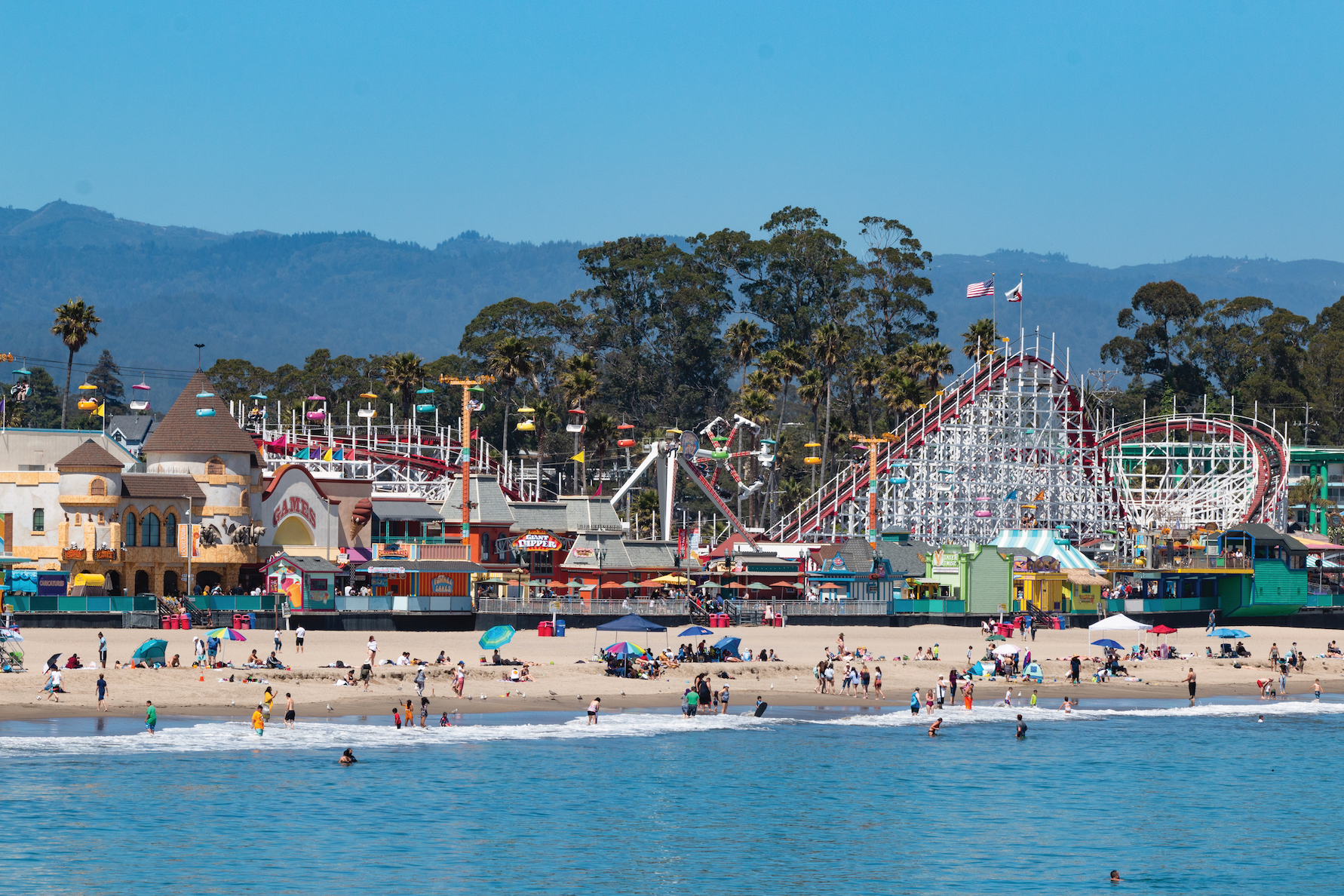 Genetec helps Santa Cruz Beach Boardwalk keep thrill-seekers safe with unified security platform